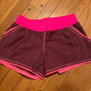 Lululemon athletic shorts with pockets